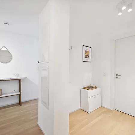 Exquis Design 2br Bauhaus I Balkon I Parkplatz I Top-lage I Mercedes-benz I Kinderbetten *